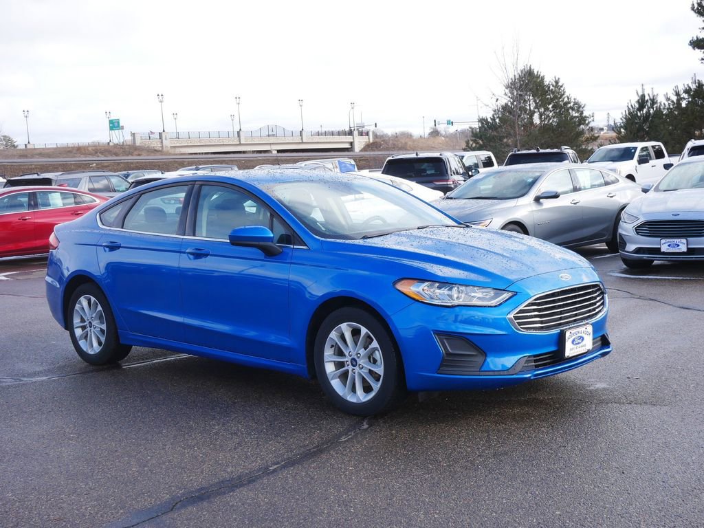 Certified 2020 Ford Fusion SE image 3