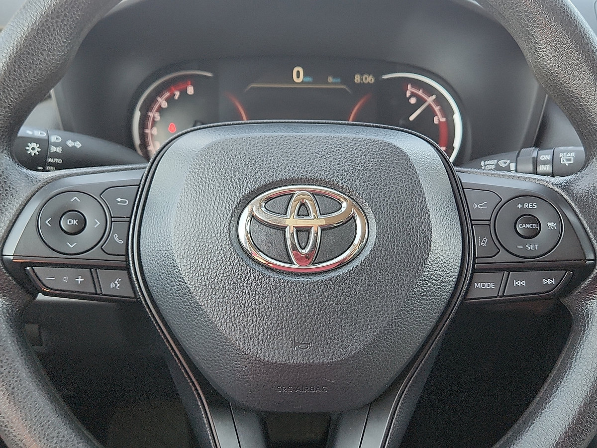 Used 2025 Toyota RAV4 XLE FWD image 12