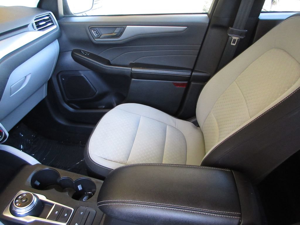 Certified 2024 Ford Escape Active FWD image 22