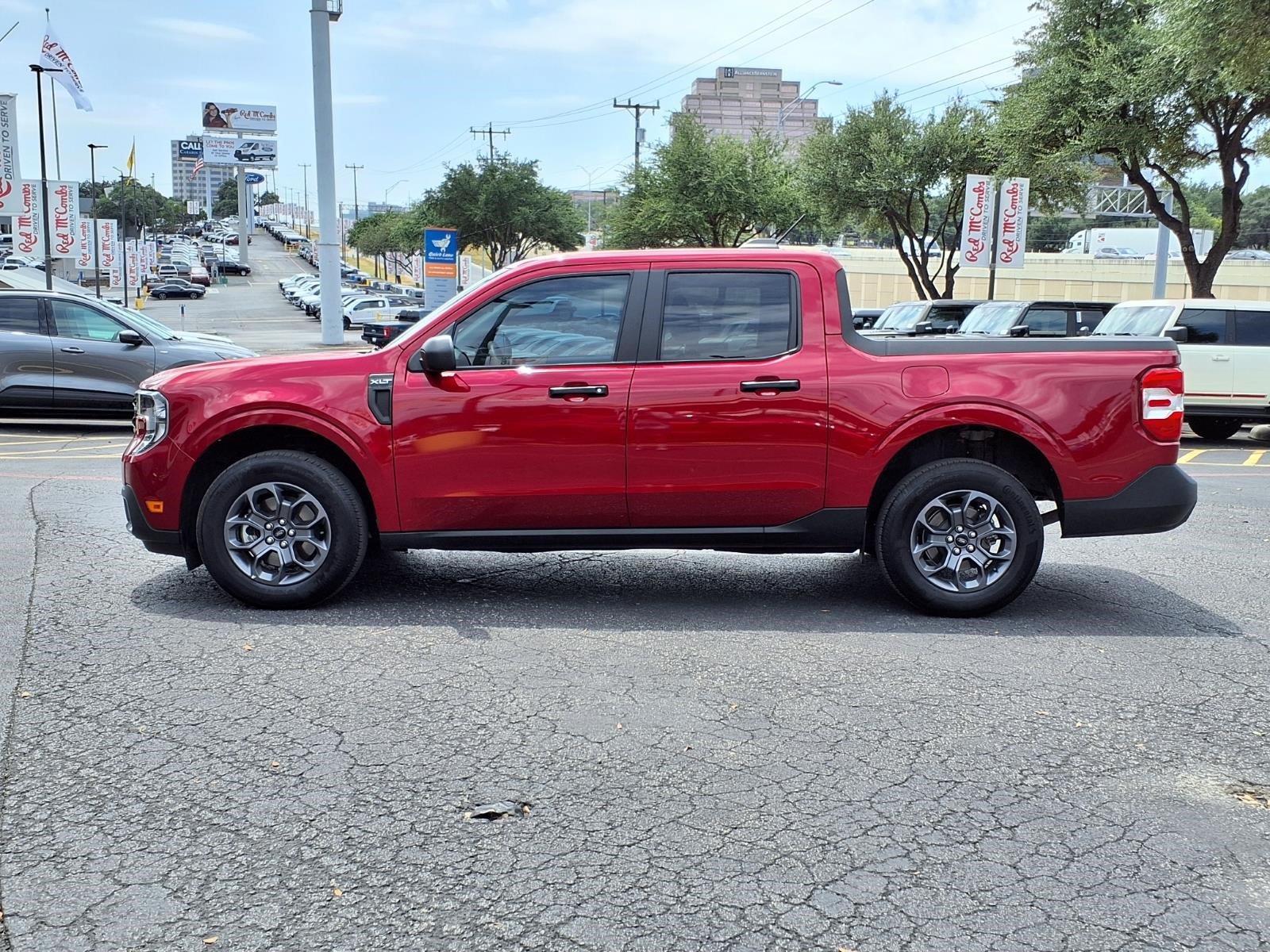 Certified 2025 Ford Maverick XLT w/ Equipment Group 302A AWD/4WD image 9