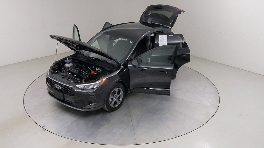 Certified 2024 Ford Escape ST-Line w/ Cold Weather Package FWD image 43