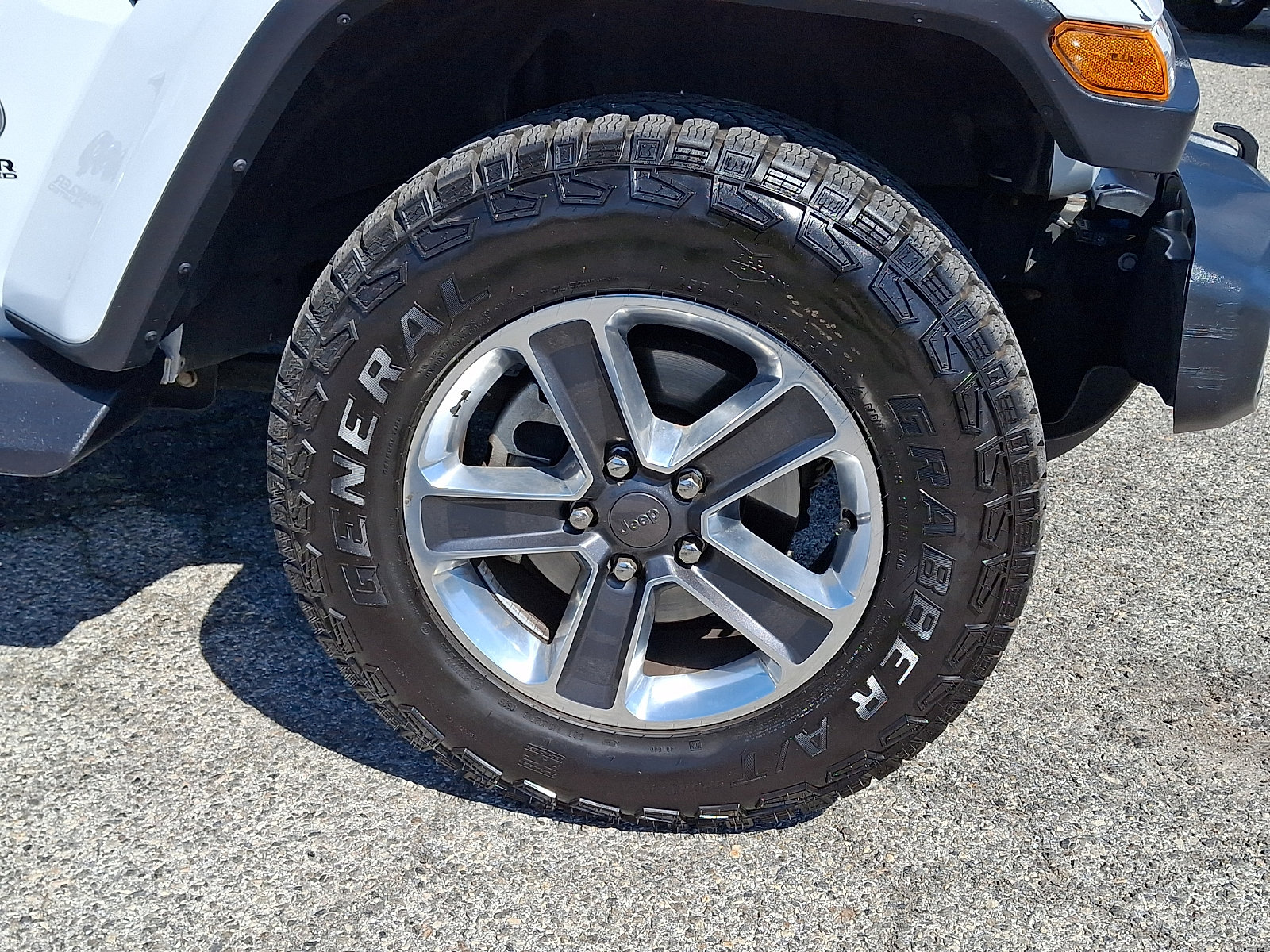 Used 2018 Jeep Wrangler Unlimited Sahara w/ Cold Weather Group image 11