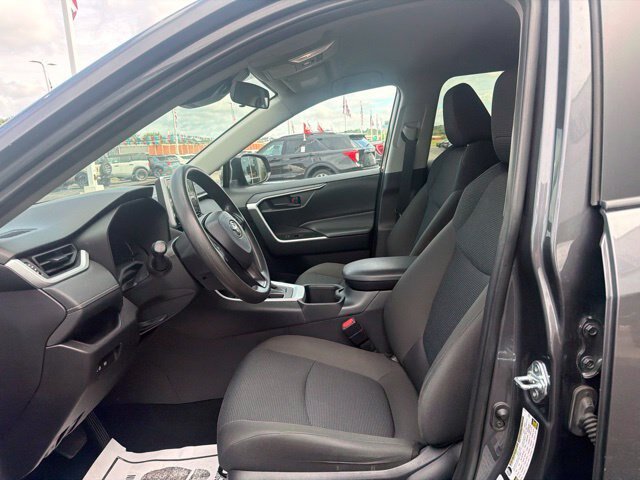 Used 2025 Toyota RAV4 LE AWD/4WD image 10