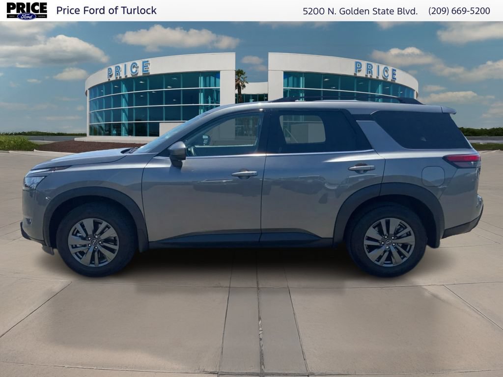 Used 2025 Nissan Pathfinder SV FWD image 8