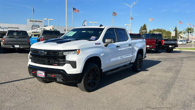 Used 2025 Chevrolet Silverado 1500 LT Trail Boss w/ Protection Package AWD/4WD image 8