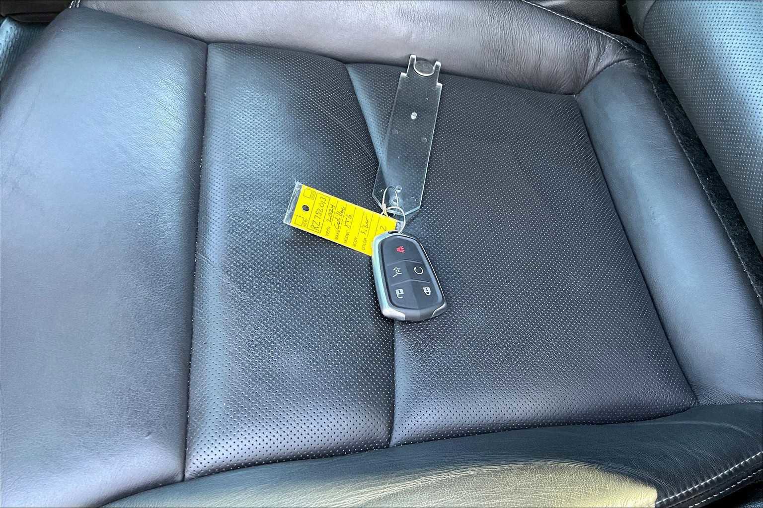 Used 2024 Cadillac XT6 Premium Luxury image 28