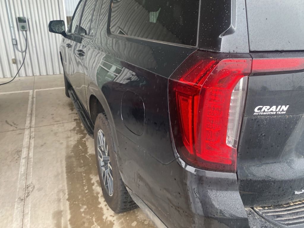 Used 2024 GMC Yukon XL AT4 w/ Technology Package AWD/4WD image 10