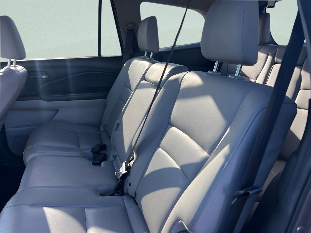 Used 2017 Honda Pilot Touring image 17