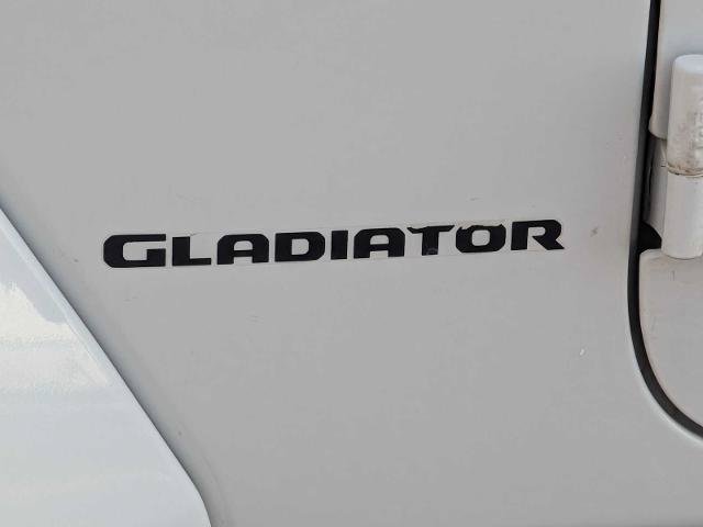 Used 2020 Jeep Gladiator Overland AWD/4WD image 11