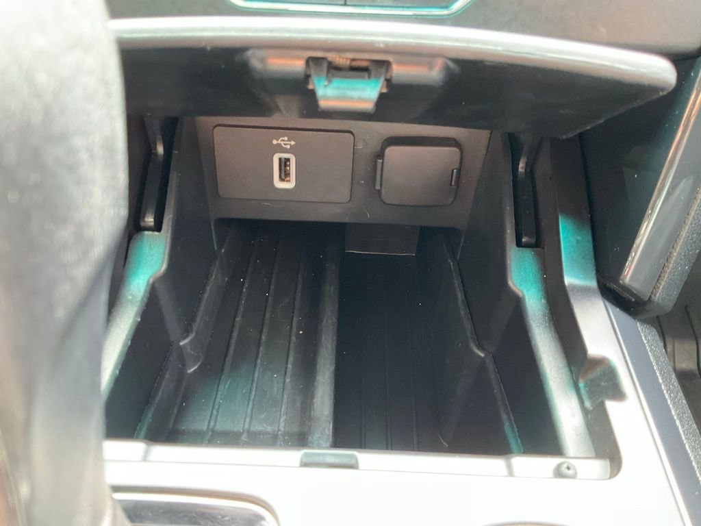 Certified 2017 Ford Explorer XLT w/ Equipment Group 202A image 10