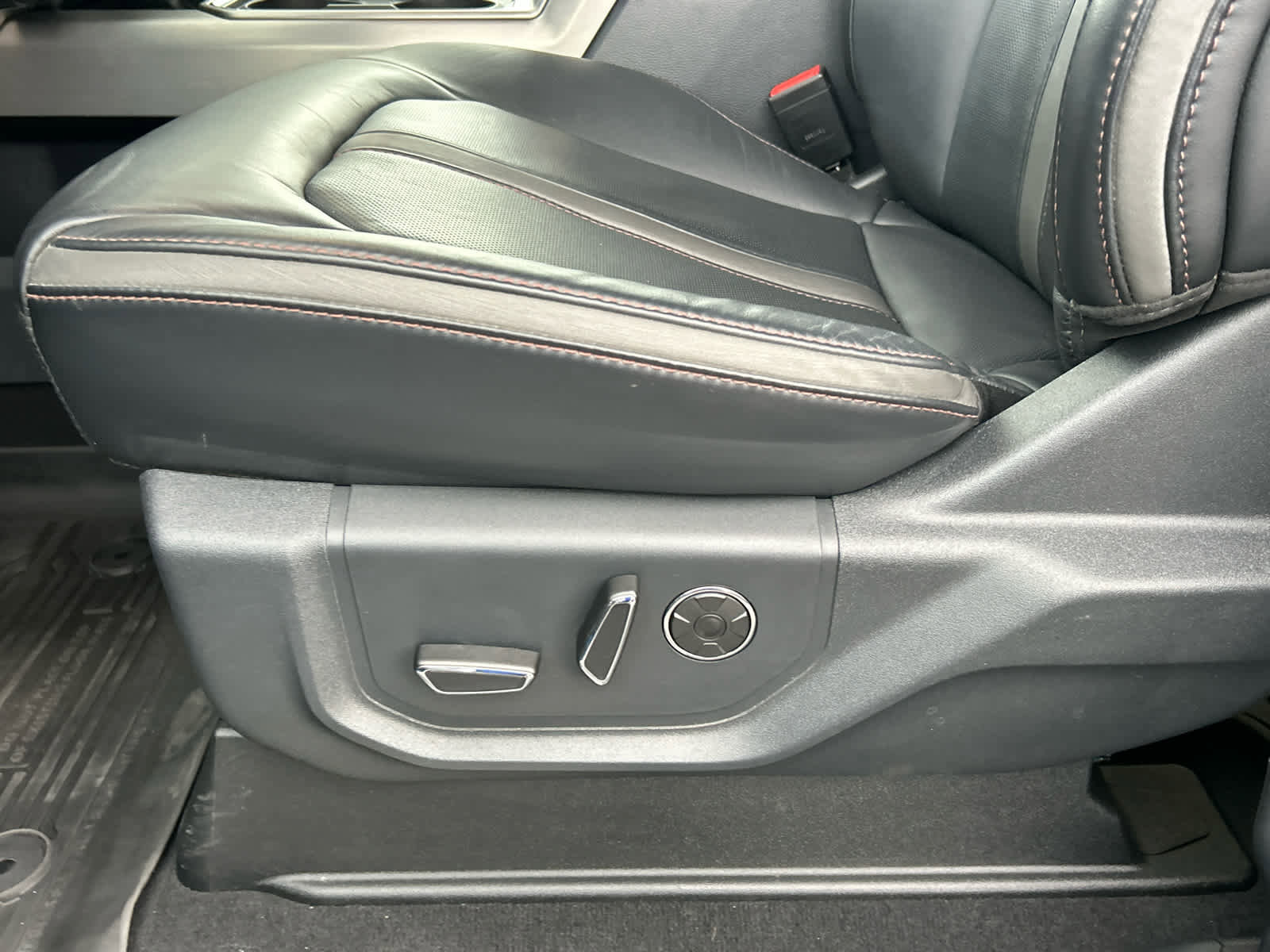 Certified 2022 Ford F350 Platinum image 23