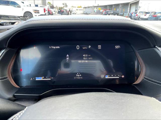 Used 2023 Jeep Grand Cherokee Overland w/ Luxury Tech Group IV AWD/4WD image 15