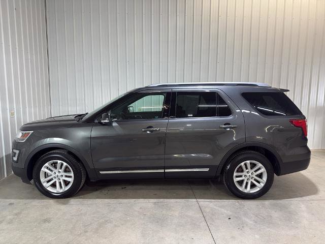 Certified 2017 Ford Explorer XLT w/ Equipment Group 202A image 5