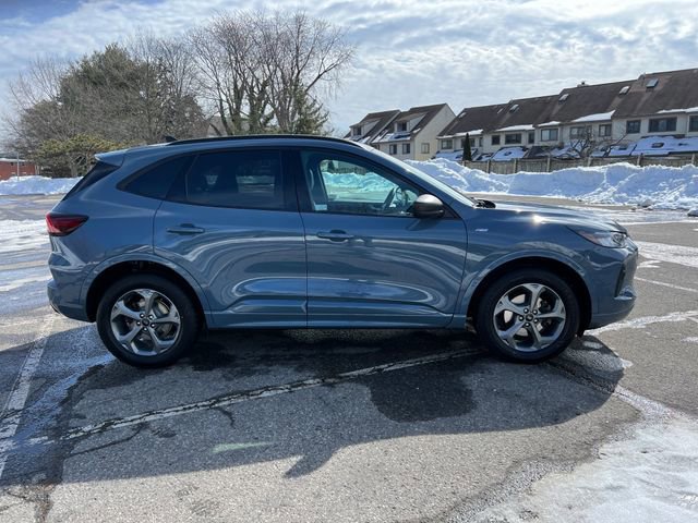 Certified 2023 Ford Escape ST-Line w/ Tech Pack #1 image 9