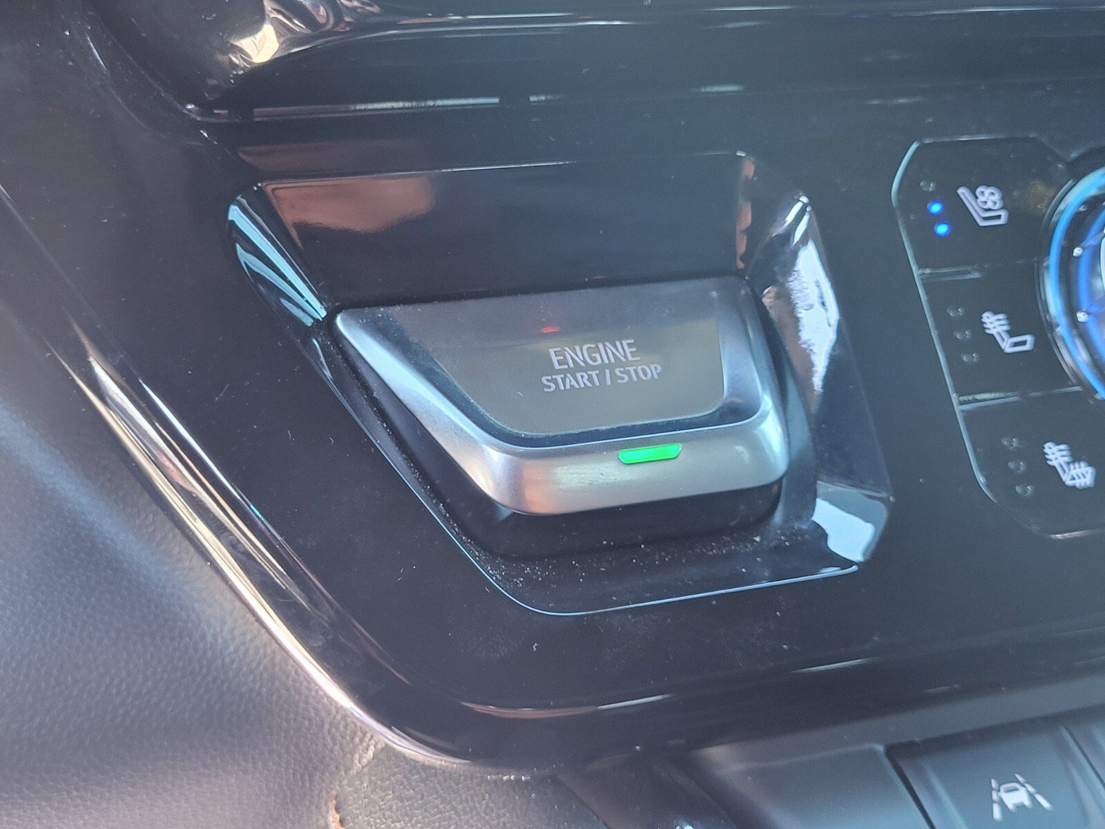 Used 2025 GMC Sierra 1500 AT4 w/ AT4 Premium Package image 26