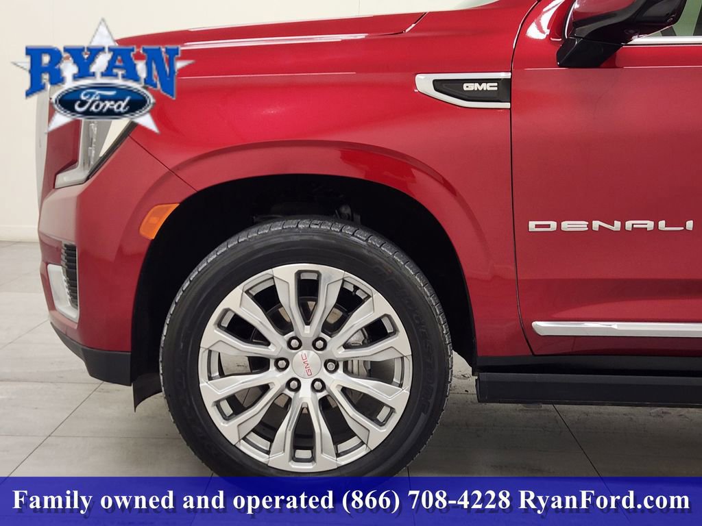 Used 2022 GMC Yukon Denali w/ Denali Premium Package image 5