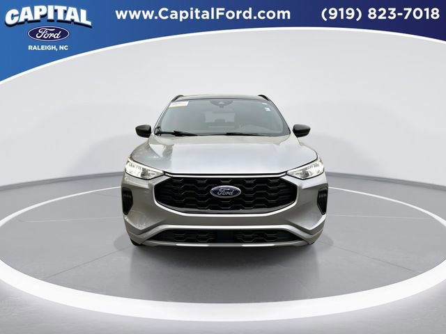 Certified 2023 Ford Escape ST-Line w/ Tech Pack #1 AWD/4WD image 9