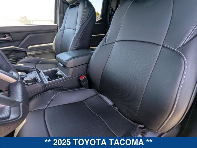 Used 2025 Toyota Tacoma TRD Sport AWD/4WD image 20