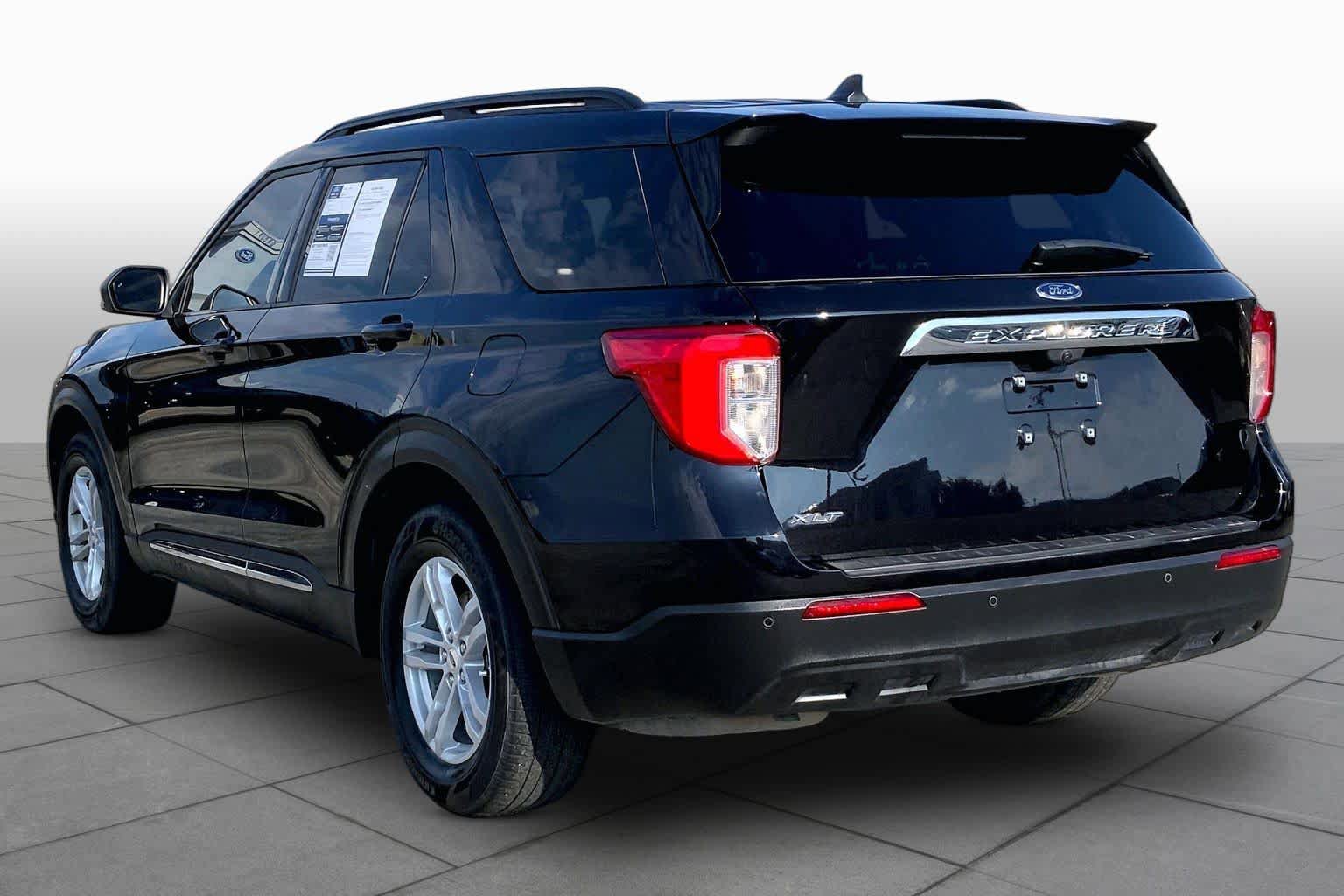 Certified 2023 Ford Explorer XLT RWD image 12