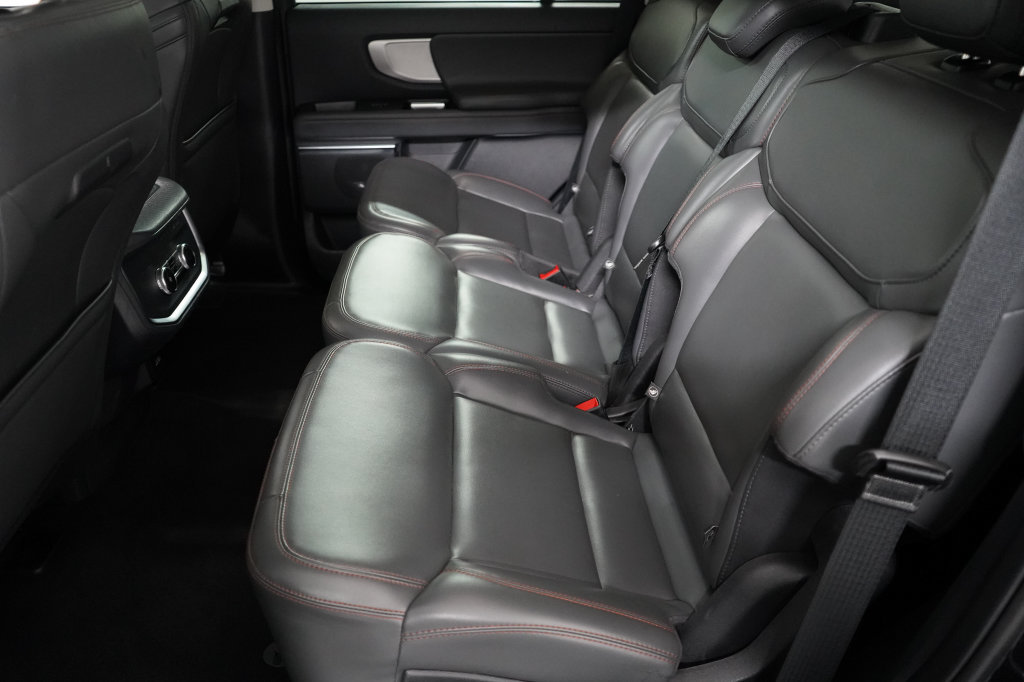 Certified 2025 Ford Expedition Active AWD/4WD image 20