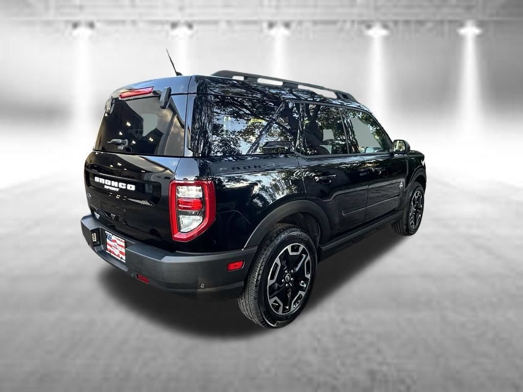 Certified 2024 Ford Bronco Sport Outer Banks w/ Tech Package AWD/4WD image 4