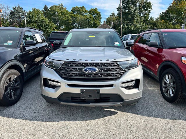 Certified 2023 Ford Explorer XLT w/ Equipment Group 202A AWD/4WD image 2