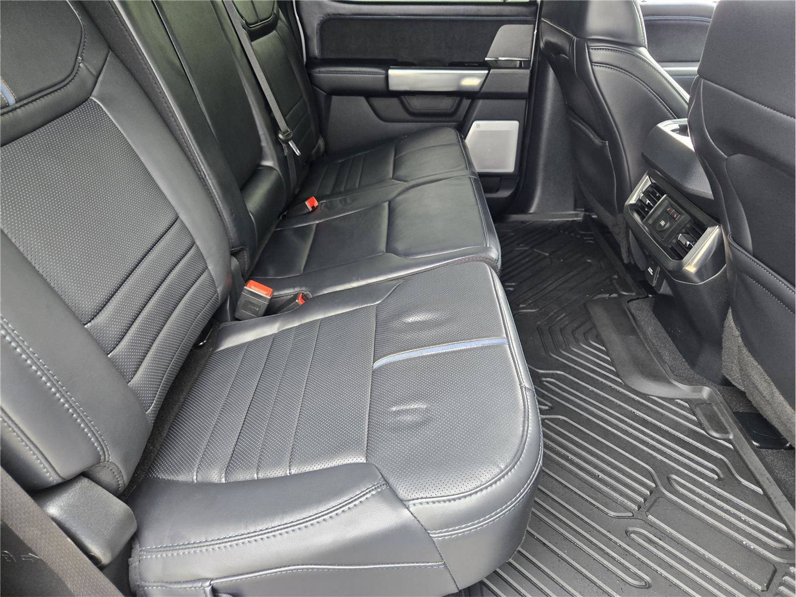 Certified 2025 Ford F250 Platinum AWD/4WD image 31