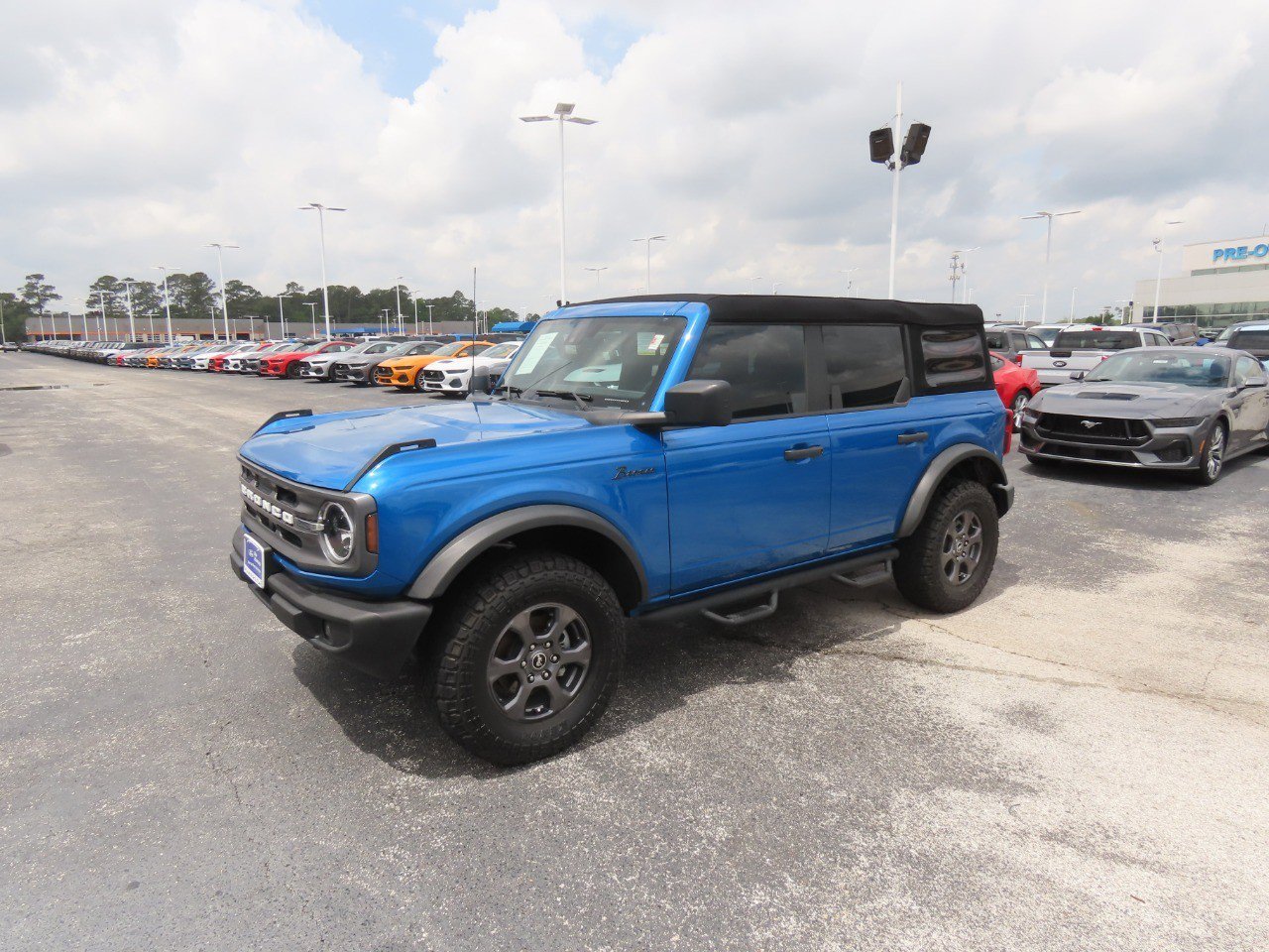 Certified 2023 Ford Bronco Big Bend AWD/4WD image 2
