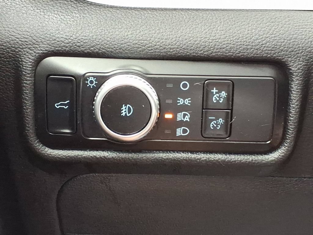 Certified 2023 Ford Explorer XLT w/ Equipment Group 202A AWD/4WD image 15