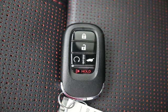 Used 2025 Honda Pilot Black Edition image 26
