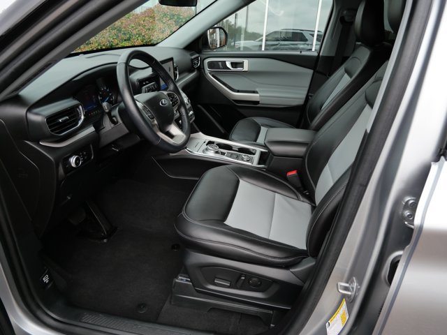 Certified 2023 Ford Explorer XLT w/ Equipment Group 202A AWD/4WD image 11