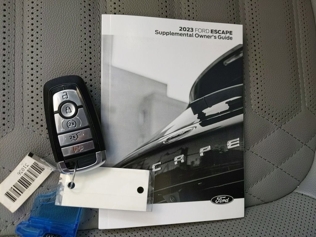 Certified 2023 Ford Escape Platinum w/ Premium Technology Package AWD/4WD image 33