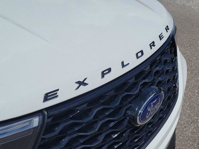 Certified 2022 Ford Explorer ST w/ ST Street Pack image 9