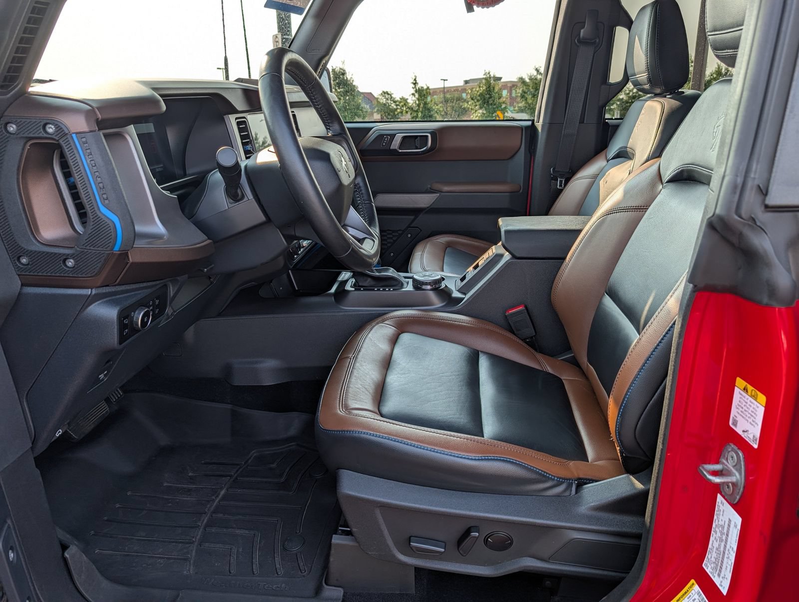 Certified 2023 Ford Bronco Outer Banks w/ Sasquatch Package AWD/4WD image 16
