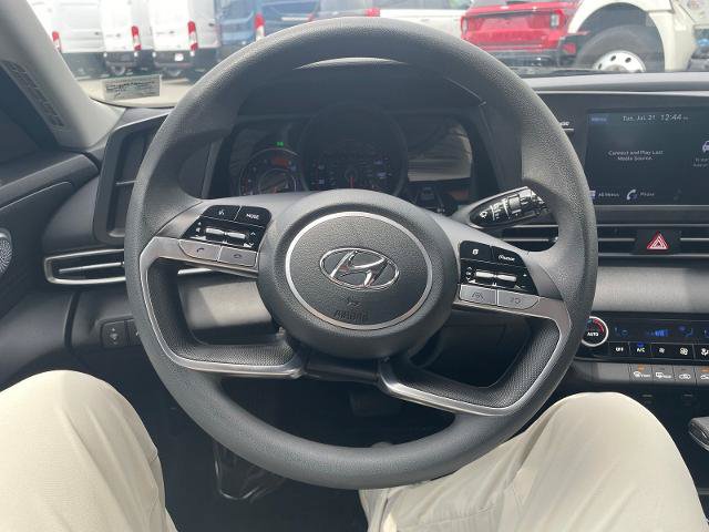 Used 2022 Hyundai Elantra SEL FWD image 12
