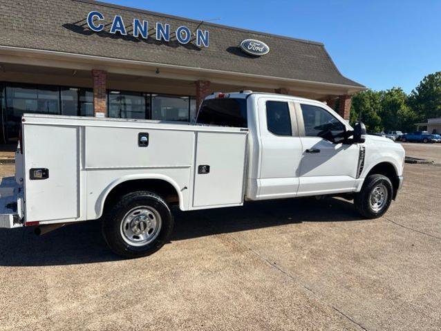 Certified 2023 Ford F250 XL w/ XL Chrome Package AWD/4WD image 5