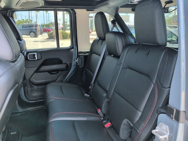Used 2025 Jeep Wrangler Unlimited Rubicon AWD/4WD image 14