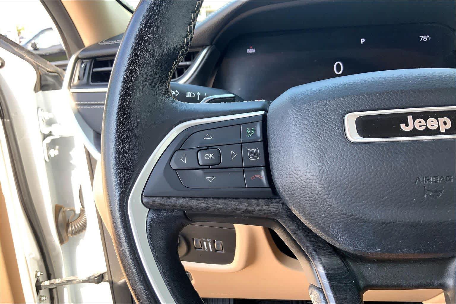 Used 2022 Jeep Grand Cherokee L Limited AWD/4WD image 24