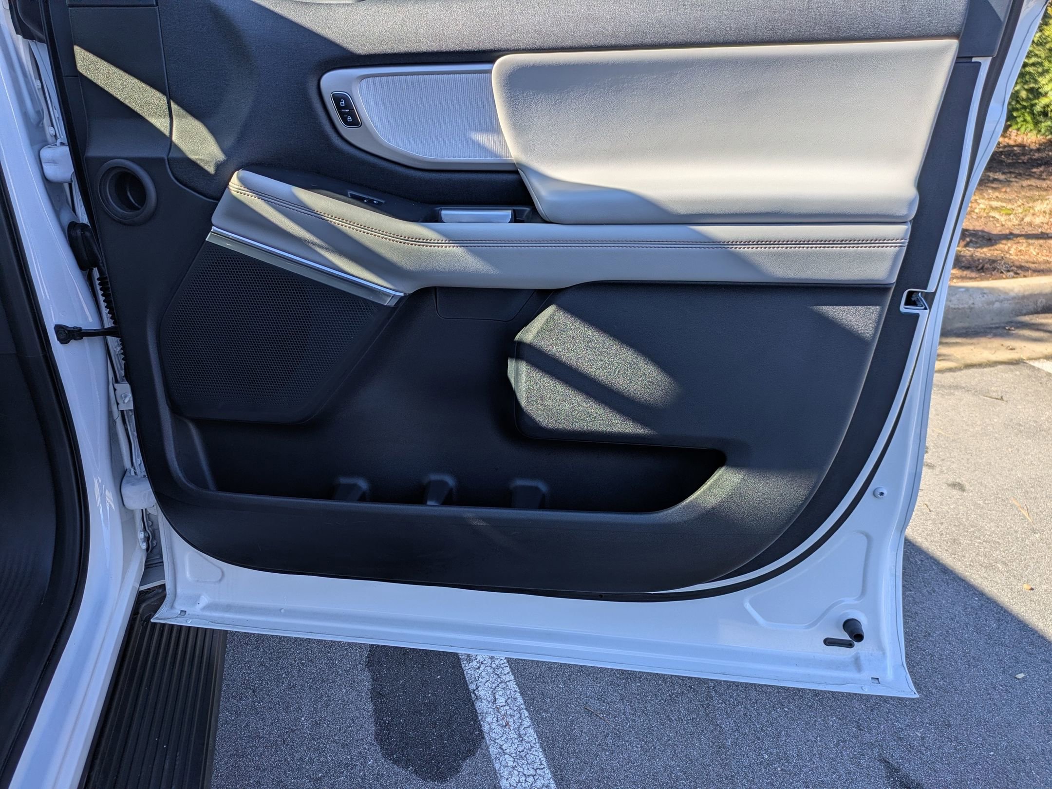 Certified 2025 Ford Expedition Active image 40