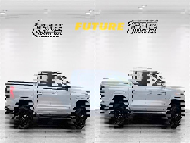 Used 2024 Chevrolet Colorado LT w/ LT Convenience Package image 3