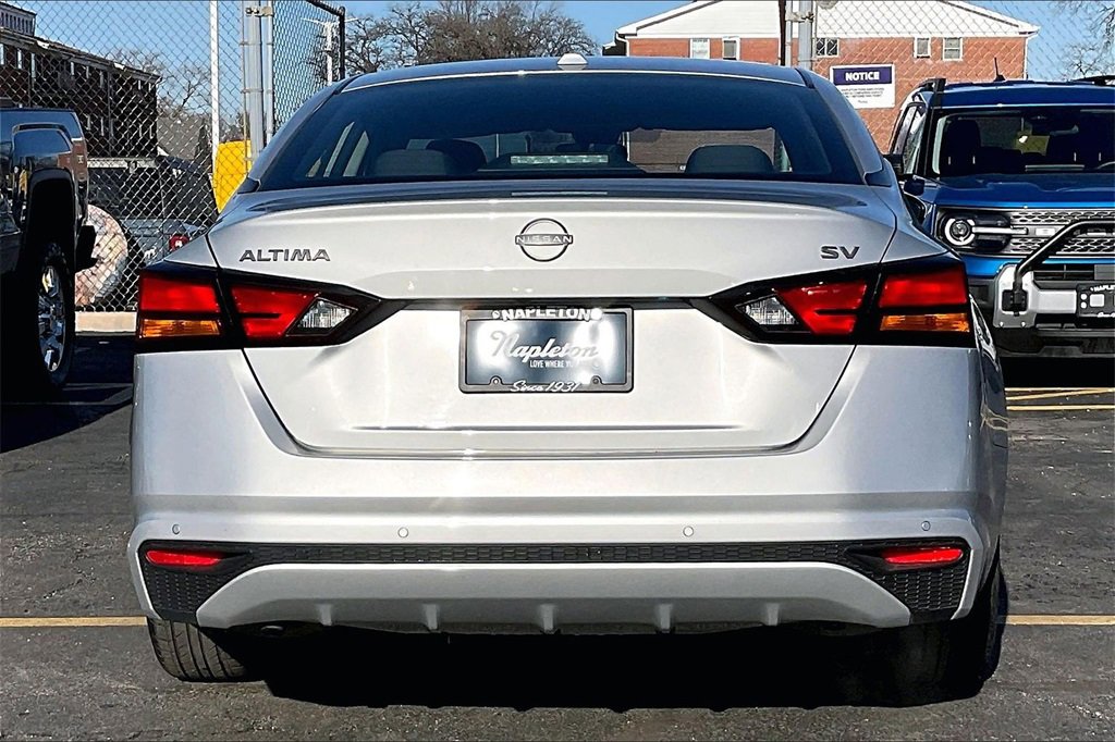 Used 2023 Nissan Altima 2.5 SV image 3
