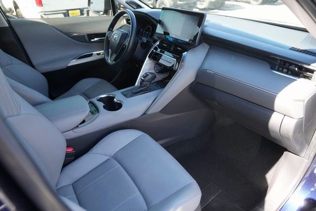Used 2021 Toyota Venza Limited image 17