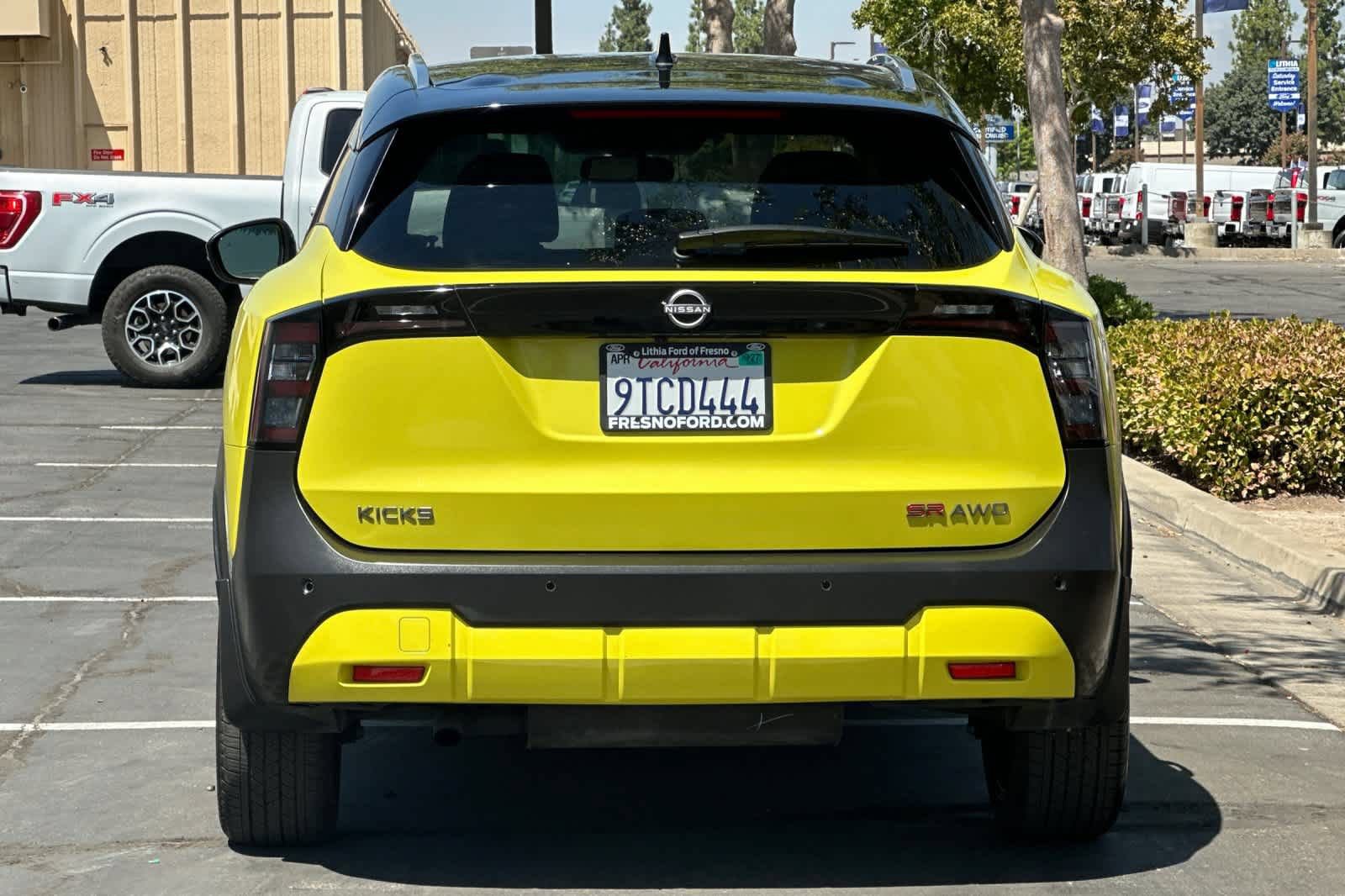 Used 2025 Nissan Kicks SR AWD/4WD image 8