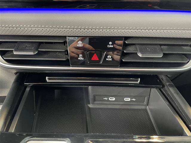 Used 2024 Volkswagen Atlas Peak Edition SEL AWD/4WD image 35