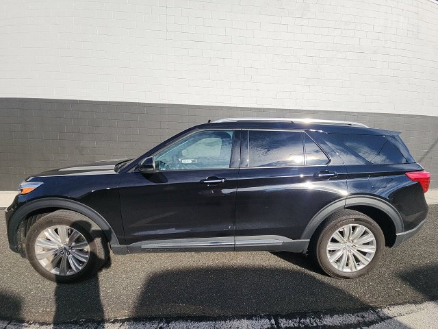 Certified 2023 Ford Explorer Limited w/ Limited Technology Package AWD/4WD image 3