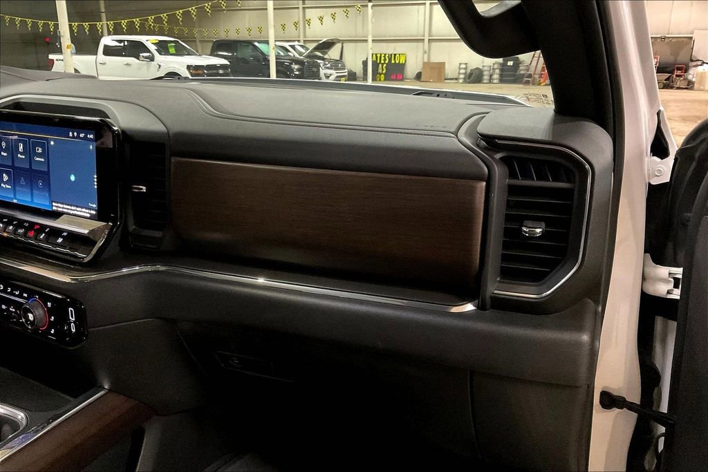 Used 2024 Chevrolet Silverado 1500 High Country w/ High Country Premium Package image 15