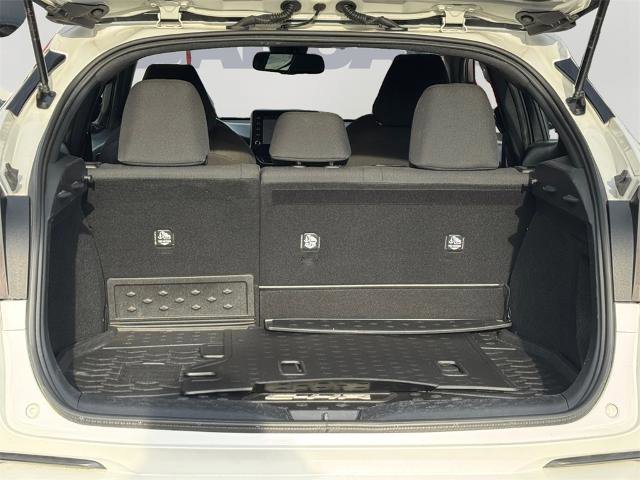 Used 2019 Toyota C-HR XLE image 9