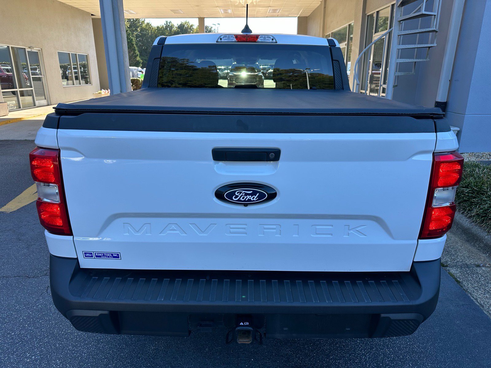Certified 2025 Ford Maverick XL FWD image 12