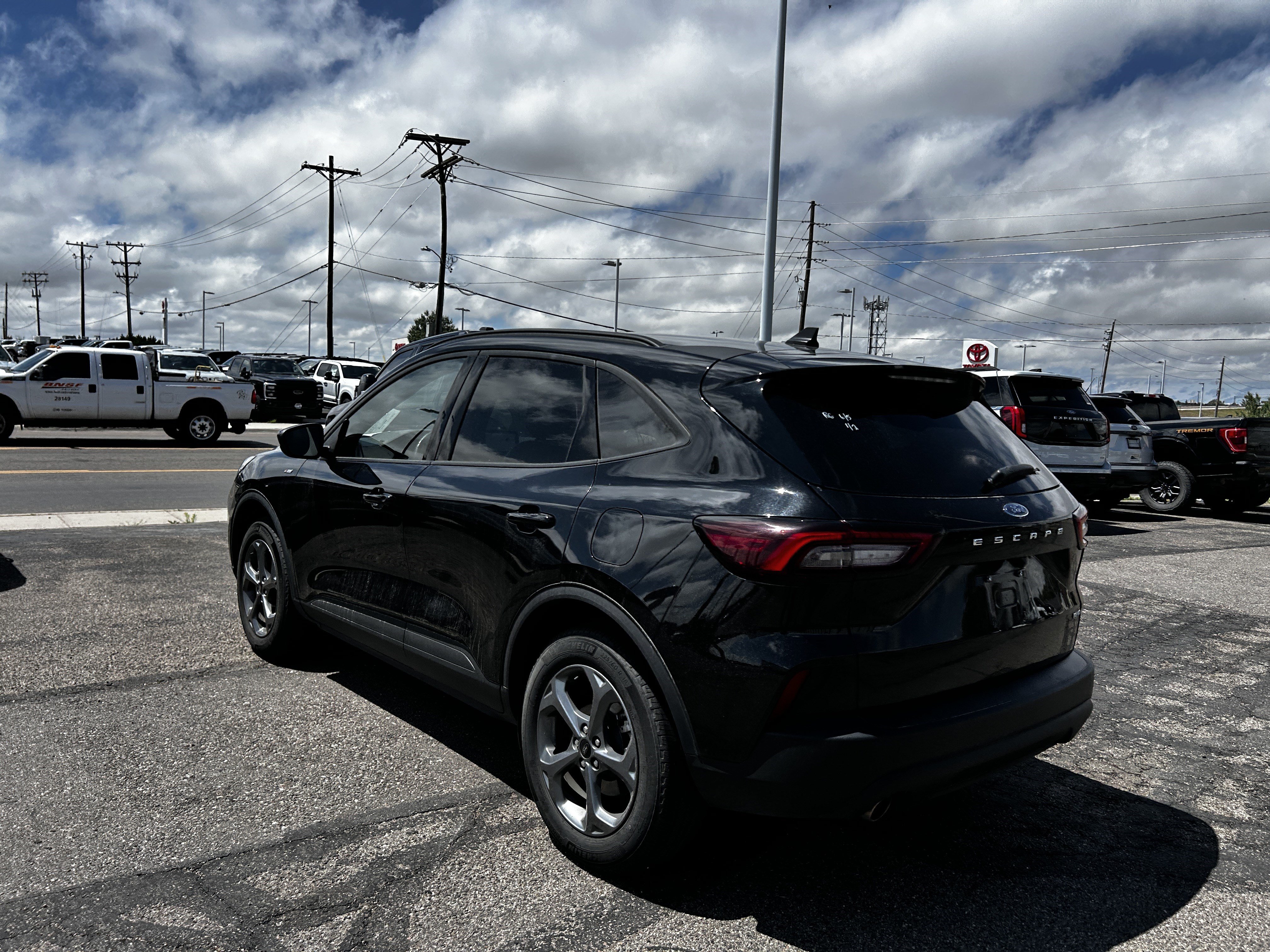 Certified 2025 Ford Escape ST-Line Select AWD/4WD image 4