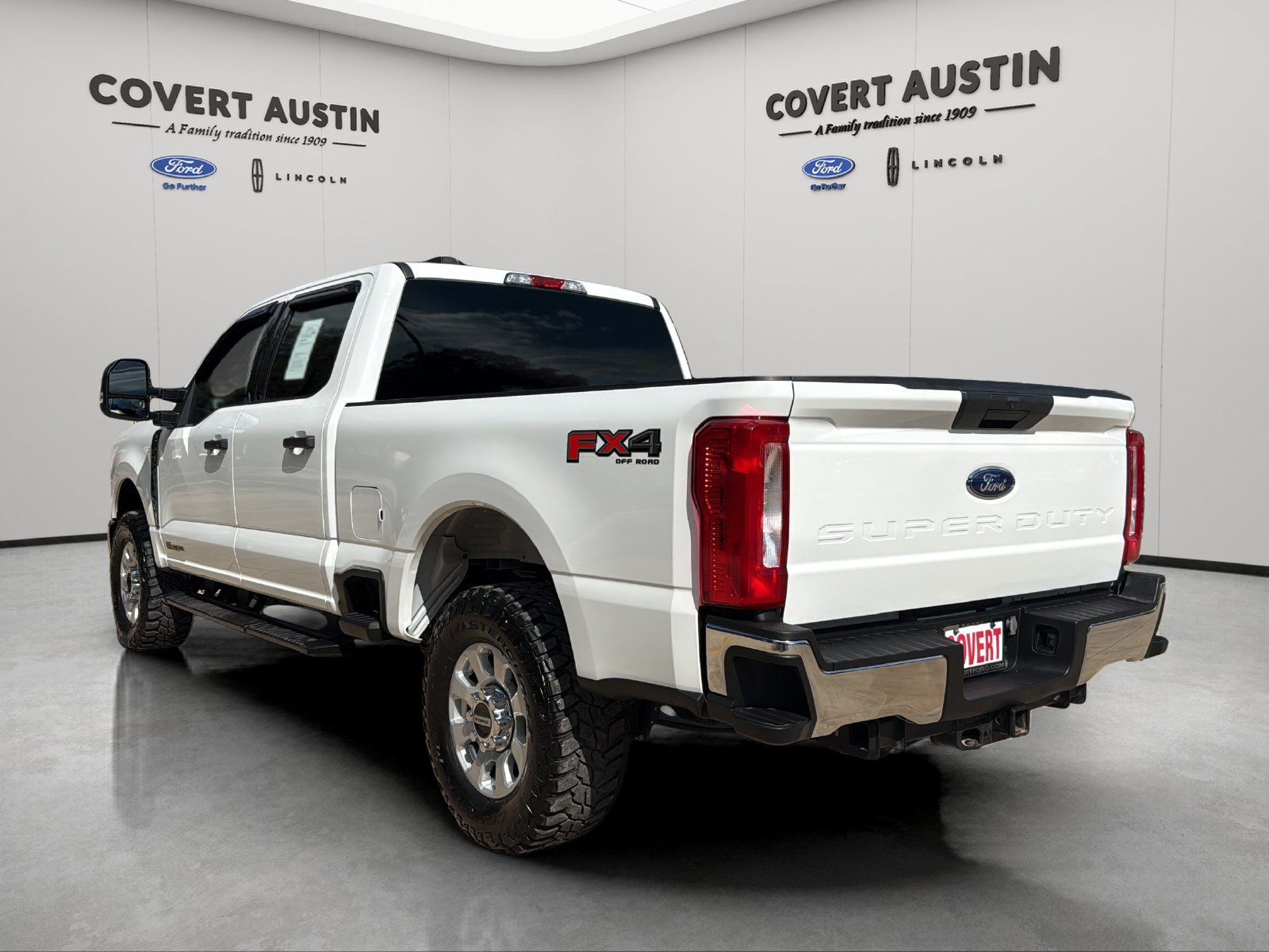 Certified 2024 Ford F250 XLT w/ FX4 Off-Road Package AWD/4WD image 3